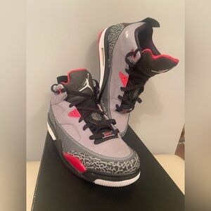 Jordan Son of Mars Low Cement Grey Gym Red VNDS Size 9.5 Not An Original Box